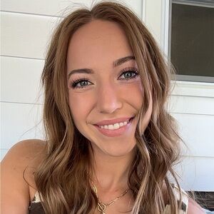 Meet your Posher, Coralynn